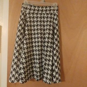 Agnes & Dora houndstooth midi skirt on XS
